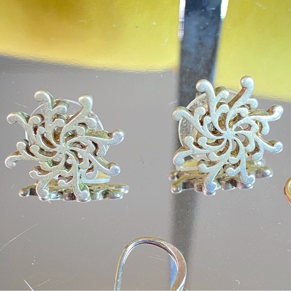 6 for $20♥️ Bundle of 3 earrings. All 3 included. - Picture 2 of 4